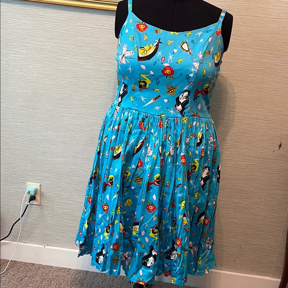 PUG Jenny dress in snow white print